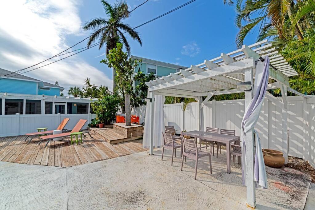 Walk To The Beach - Island Villa Сиеста Кий Екстериор снимка